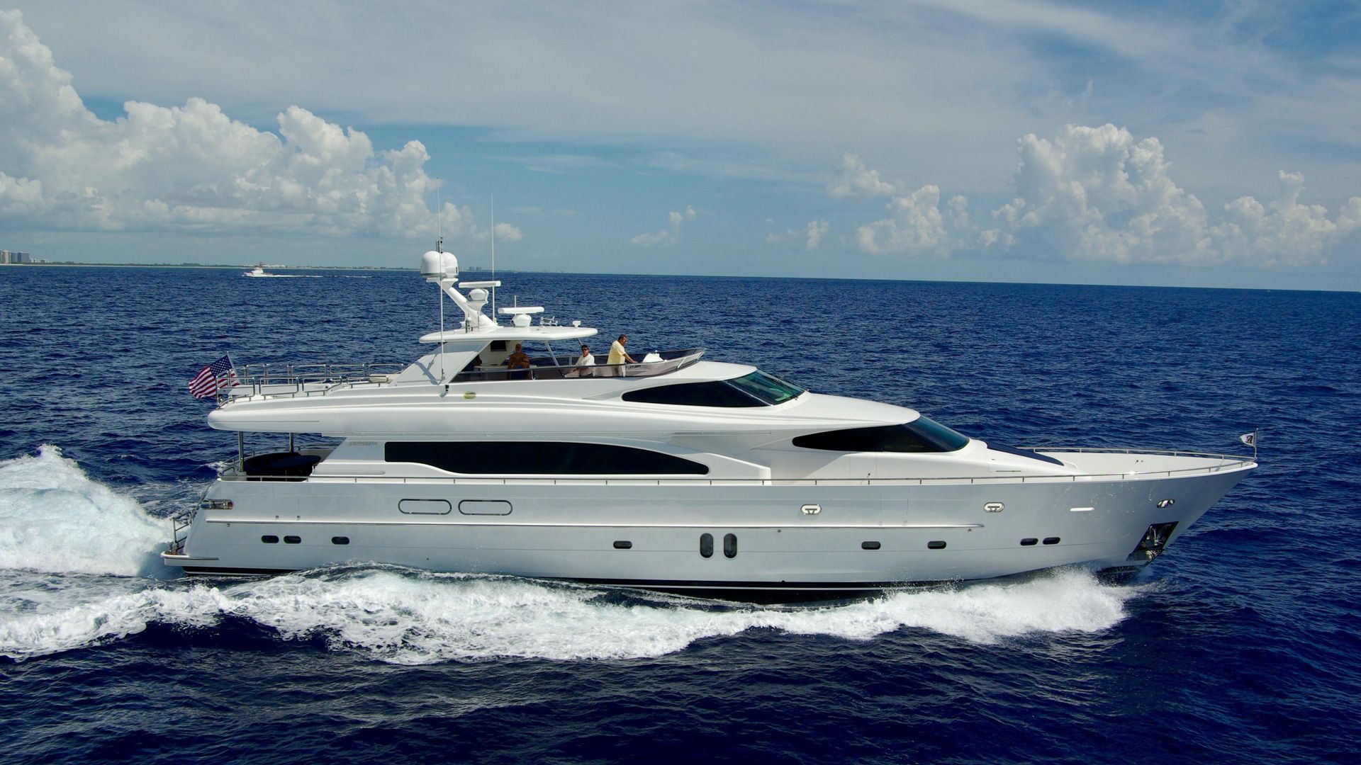 Horizon motor yacht Triton sold